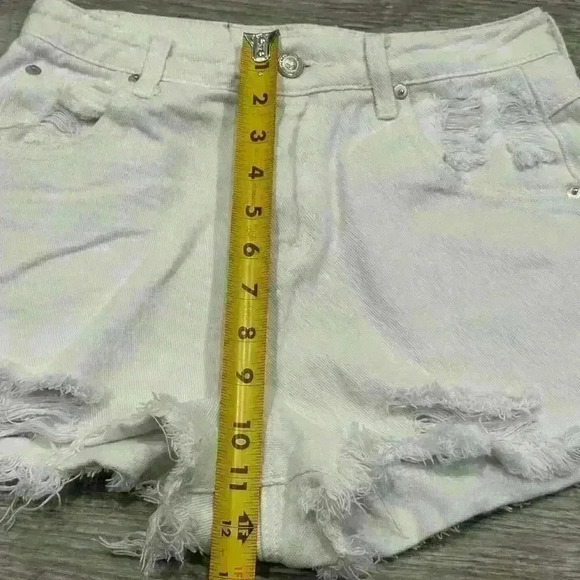 Princess Polly White Raw Hem Distressed Denim Shorty Shorts Sz 2 Boho Chic - Picture 9 of 13